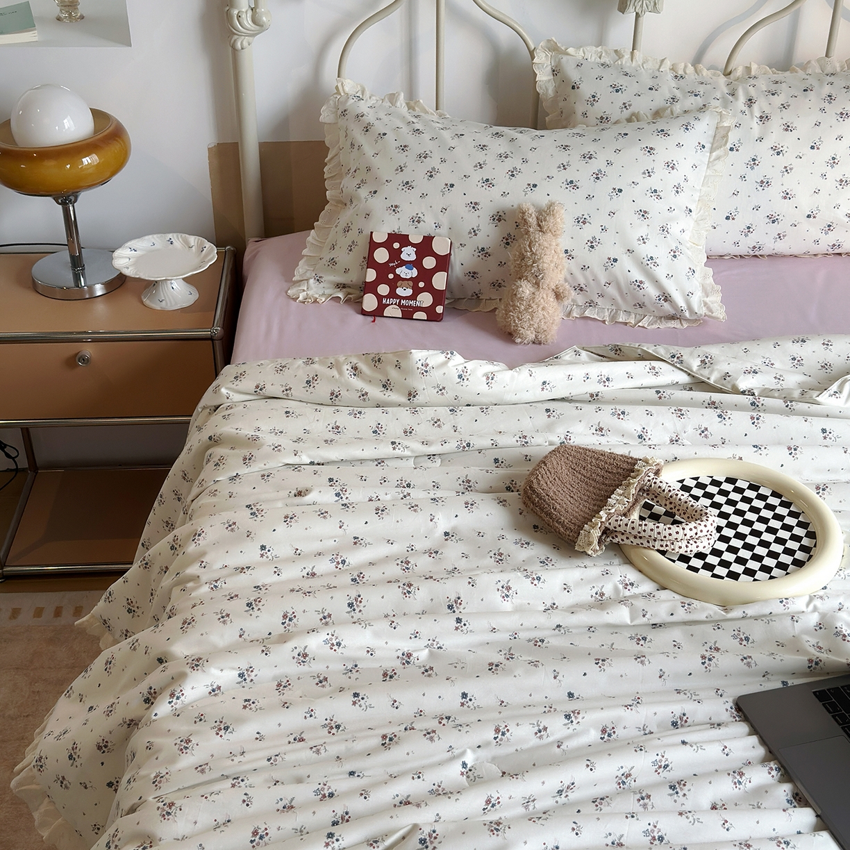 91家纺网 家纺一手货源 找家纺 绫韵家纺 2026新品夏季韩式浪漫小花边空调被夏被薄被子套件系列 蔓延