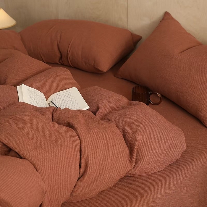 91家纺网 家纺一手货源 找家纺 双层纱家居 2025新款千鸟格全棉纯棉色织双层纱四件套 弥山-朱红