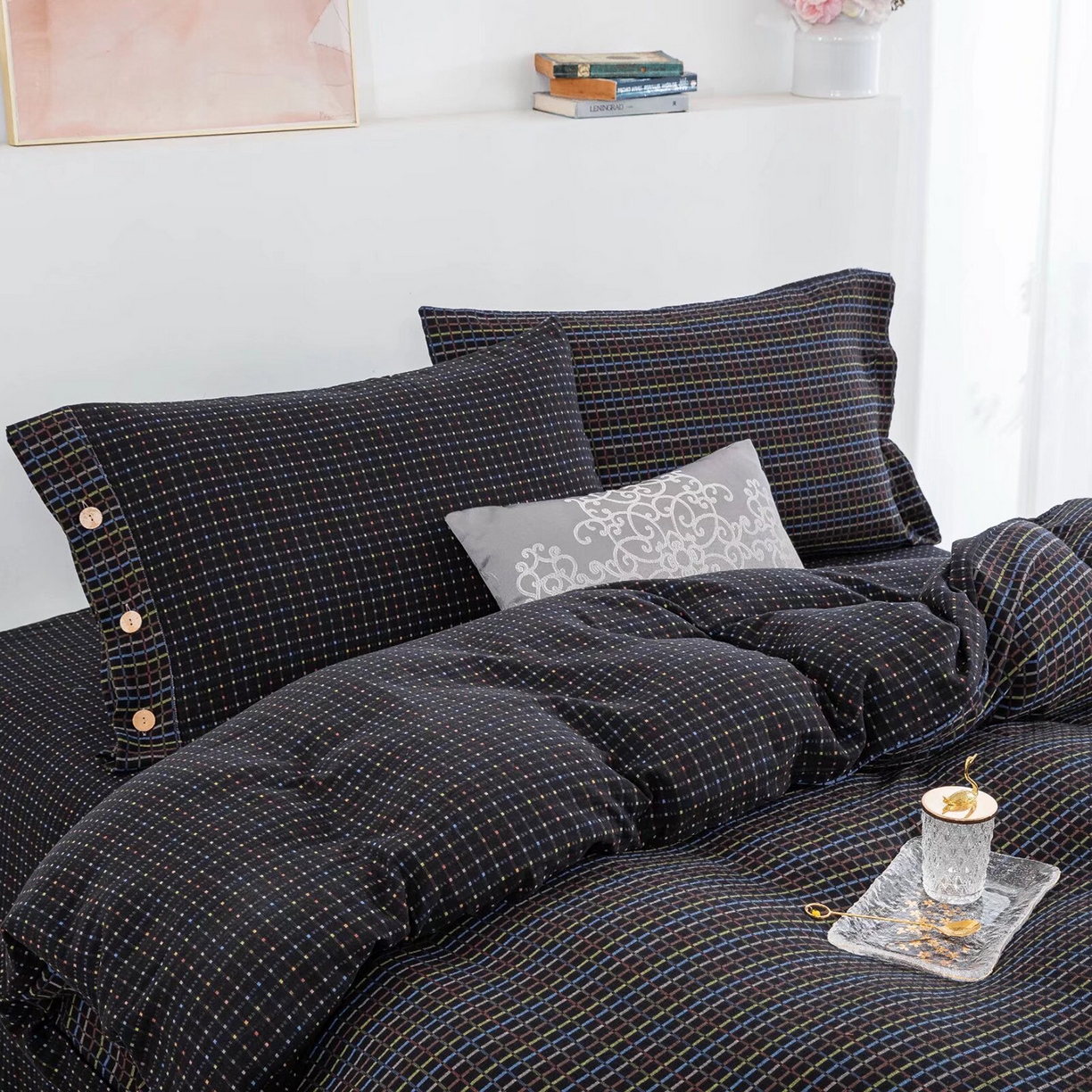 91家纺网 家纺一手货源 找家纺 双层纱家居 2025新款全棉纯棉色织提花双层纱四件套 彩虹格-黑纽扣款