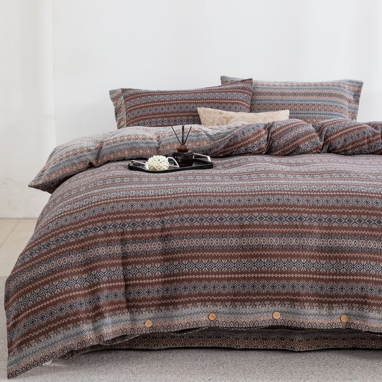 91家纺网 家纺一手货源 找家纺 双层纱家居 2025新款全棉纯棉色织提花双层纱四件套 波西米亚-纽扣款