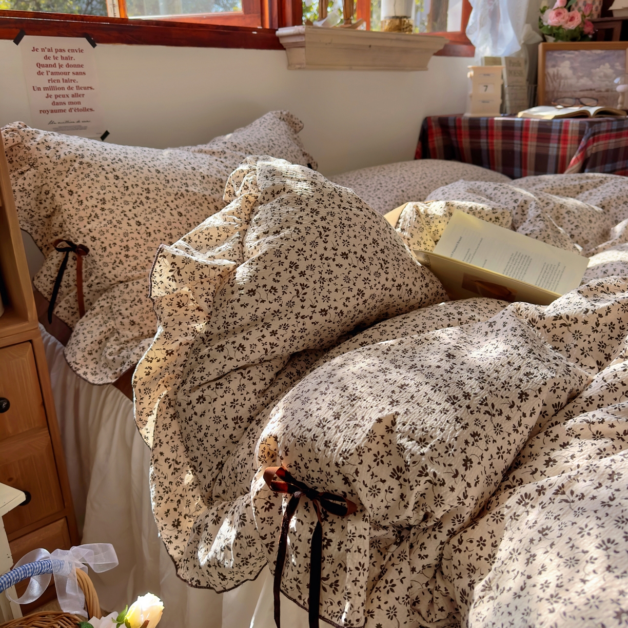 91家纺网 家纺一手货源 找家纺 （总）阿曼达 2026新款日韩系复古印花小碎花花边蝴蝶结系列四件套