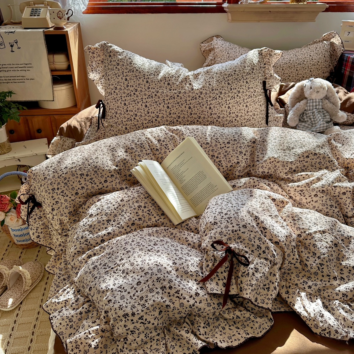 91家纺网 家纺一手货源 找家纺 （总）阿曼达 2026新款日韩系复古印花小碎花花边蝴蝶结系列四件套