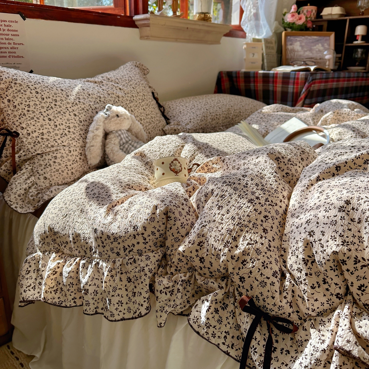 91家纺网 家纺一手货源 找家纺 （总）阿曼达 2026新款日韩系复古印花小碎花花边蝴蝶结系列四件套