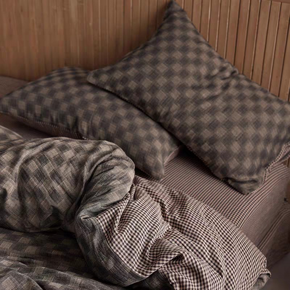 91家纺网 家纺一手货源 找家纺 双层纱家居 2025新款全棉纯棉色织双层纱四件套 时光织梦-浅灰色