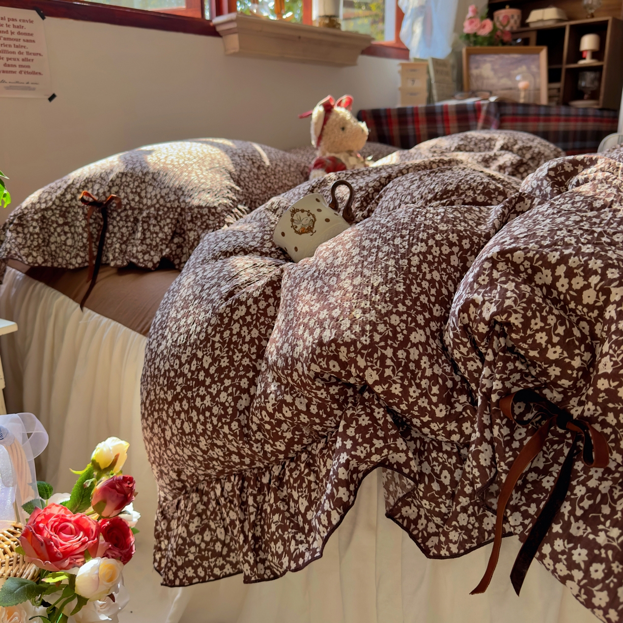 91家纺网 家纺一手货源 找家纺 阿曼达 2026新款日韩系复古印花小碎花花边蝴蝶结系列四件套 复古蝴蝶结-旧梦花-咖