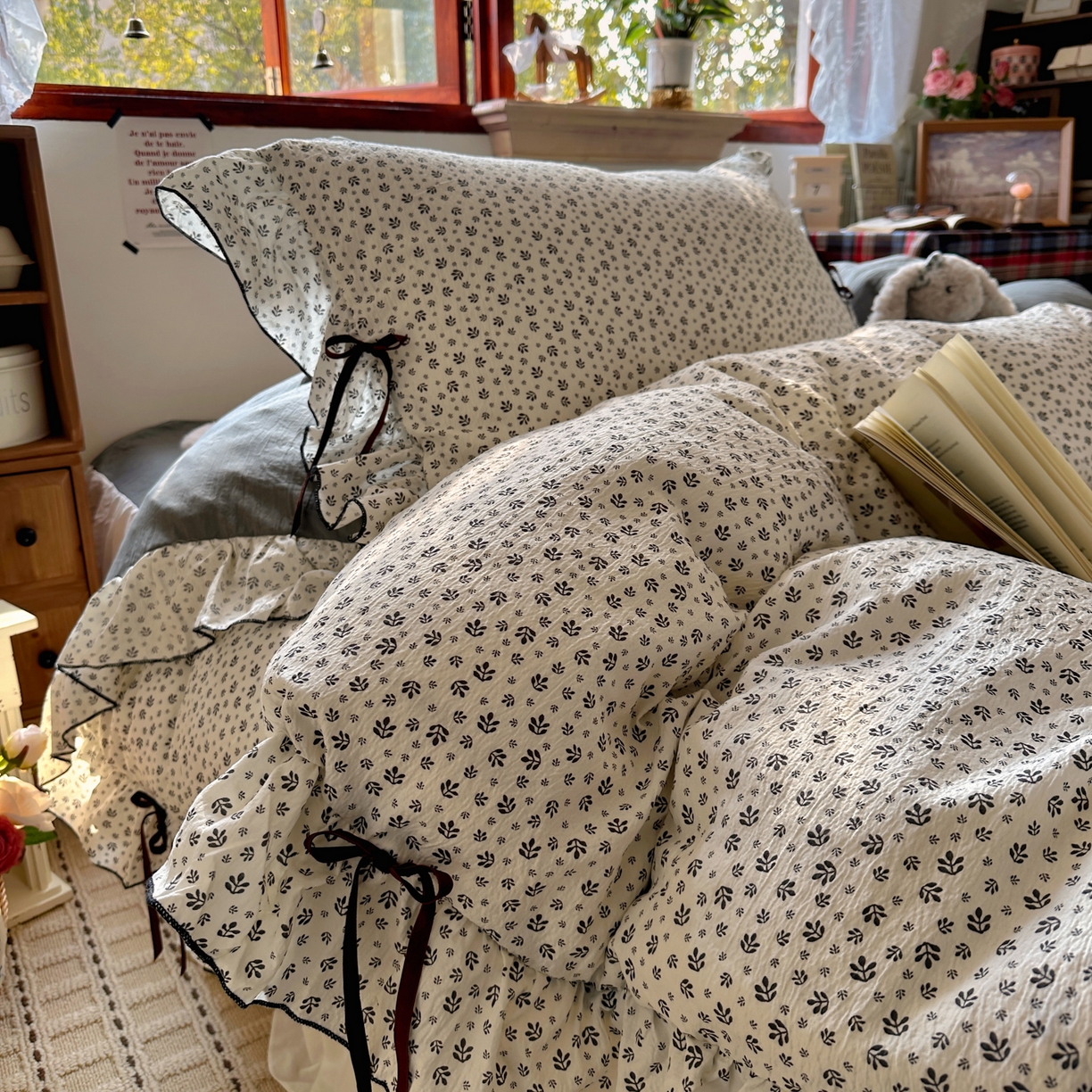 阿曼达 2026新款日韩系复古印花小碎花花边蝴蝶结系列四件套 复古蝴蝶结-浅花-米灰