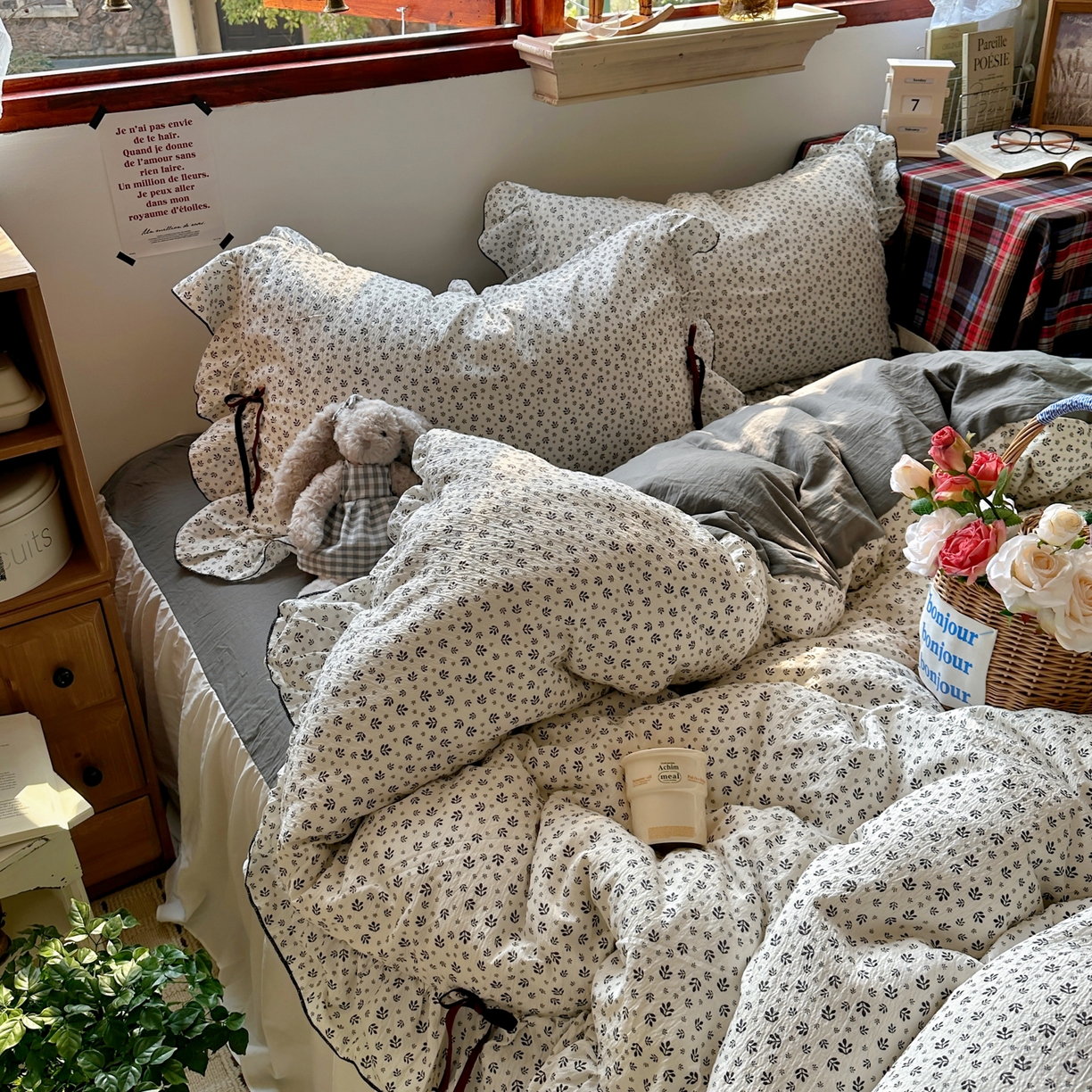 91家纺网 家纺一手货源 找家纺 阿曼达 2026新款日韩系复古印花小碎花花边蝴蝶结系列四件套 复古蝴蝶结-浅花-米灰