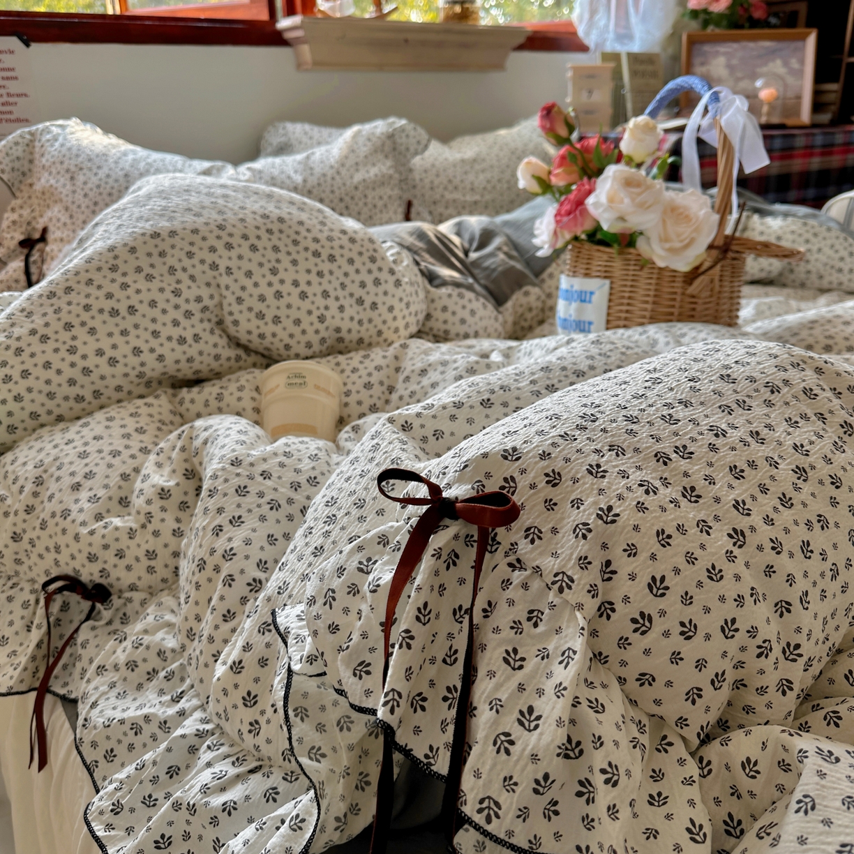 91家纺网 家纺一手货源 找家纺 阿曼达 2026新款日韩系复古印花小碎花花边蝴蝶结系列四件套 复古蝴蝶结-浅花-米灰