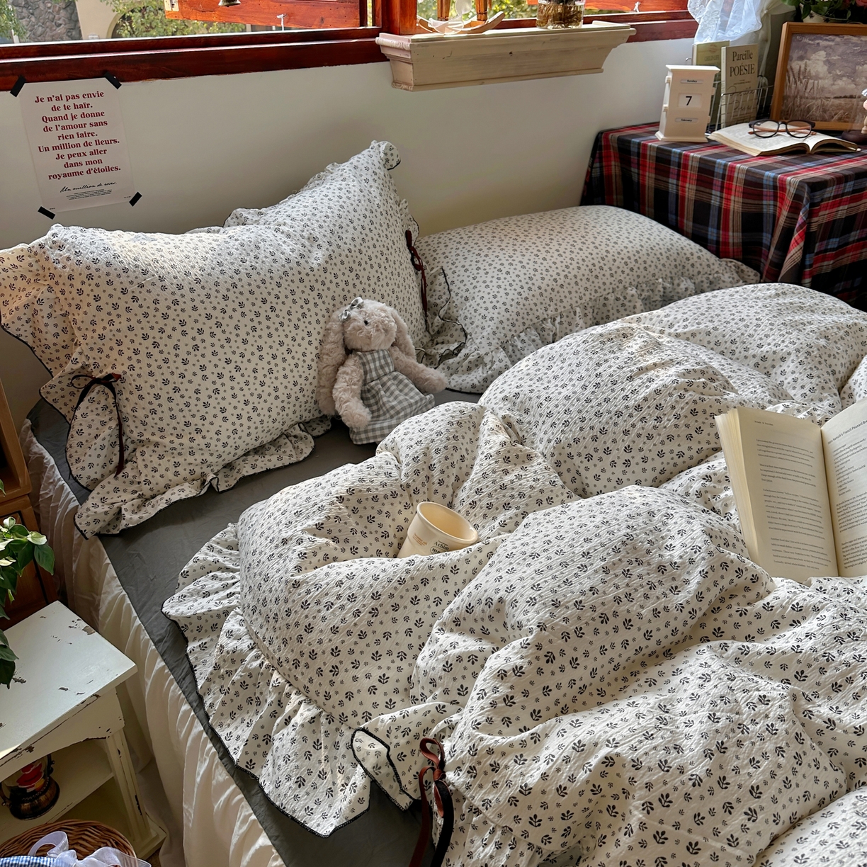 91家纺网 家纺一手货源 找家纺 阿曼达 2026新款日韩系复古印花小碎花花边蝴蝶结系列四件套 复古蝴蝶结-浅花-米灰