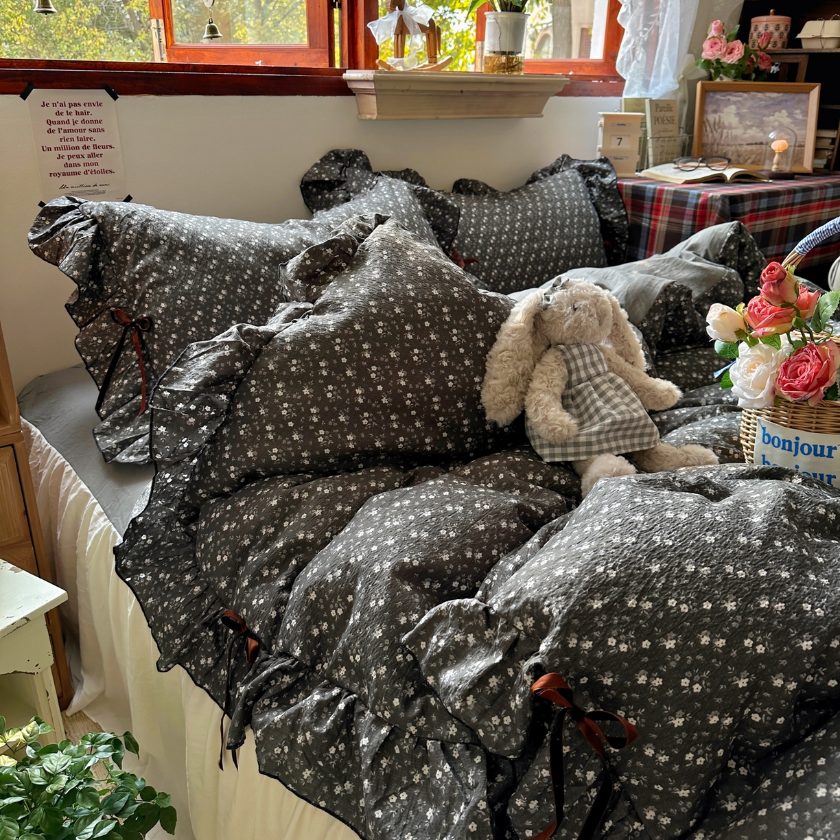 91家纺网 家纺一手货源 找家纺 阿曼达 2026新款日韩系复古印花小碎花花边蝴蝶结系列四件套 复古蝴蝶结-松月间-灰