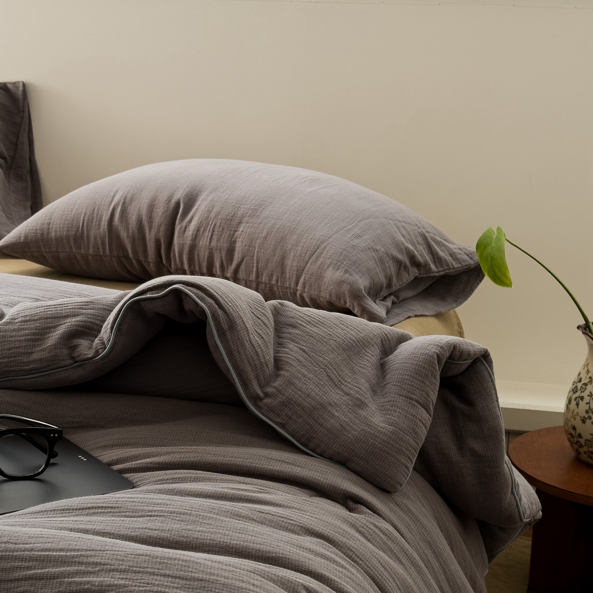 91家纺网 家纺一手货源 找家纺 双层纱家居 2025新款弥山AA版全棉色织提花双层纱春秋被冬被被子被芯 弥山-灰