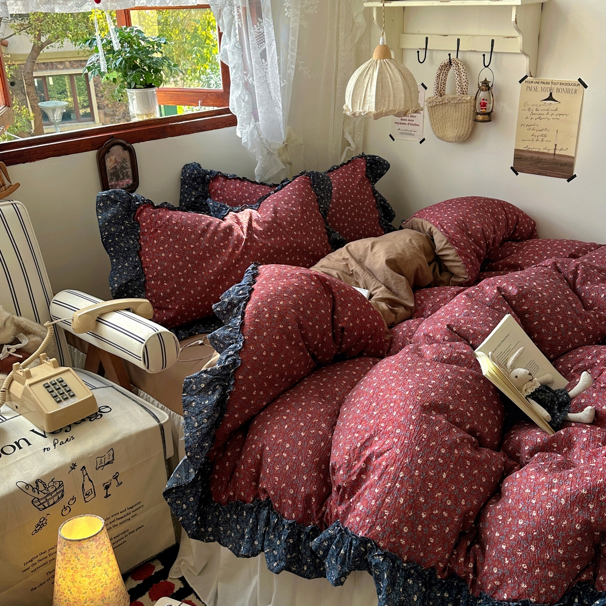 91家纺网 家纺一手货源 找家纺 阿曼达 2026新款印花复古森系小碎花花边款四件套 复古森系-浆果藤-红