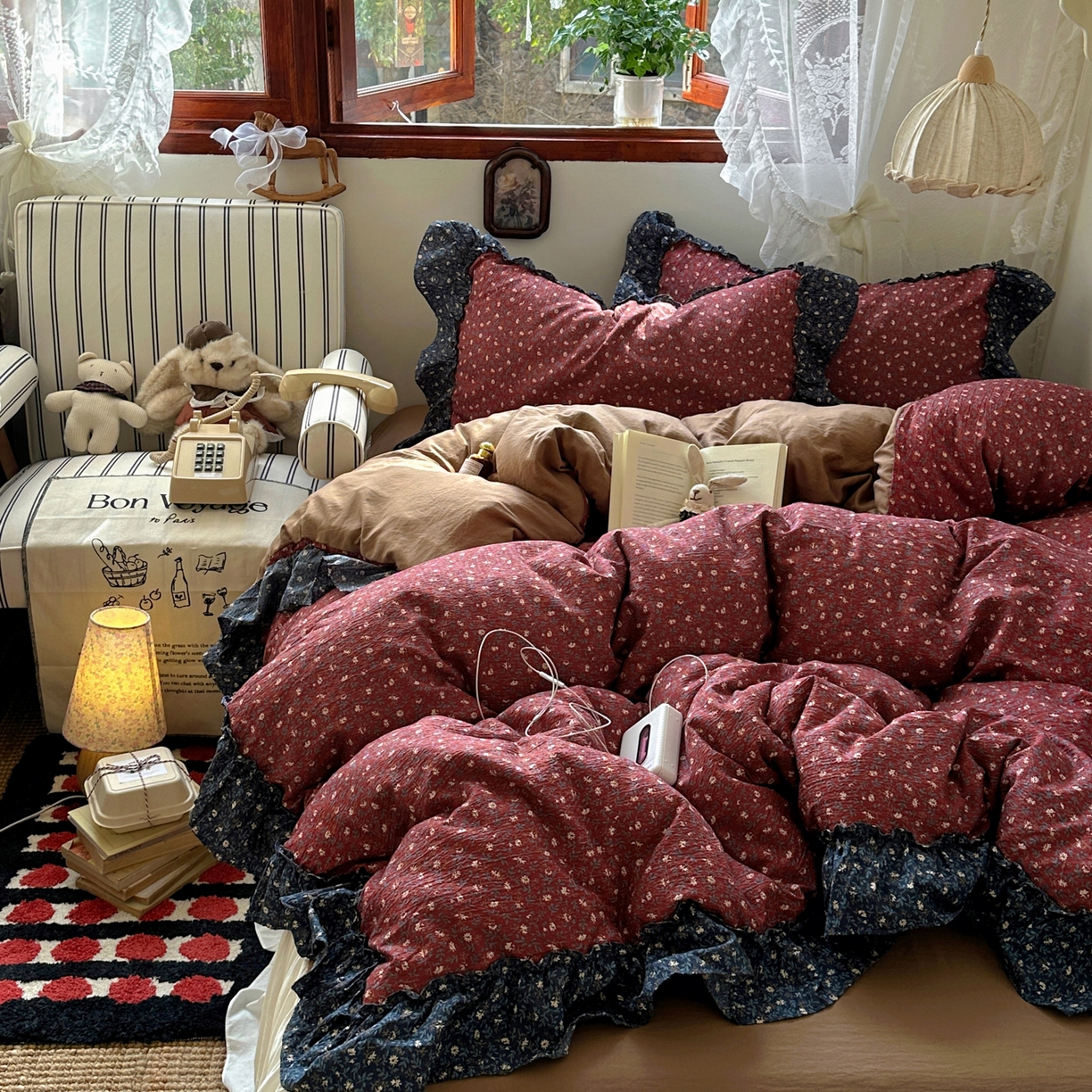 91家纺网 家纺一手货源 找家纺 阿曼达 2026新款印花复古森系小碎花花边款四件套 复古森系-浆果藤-红