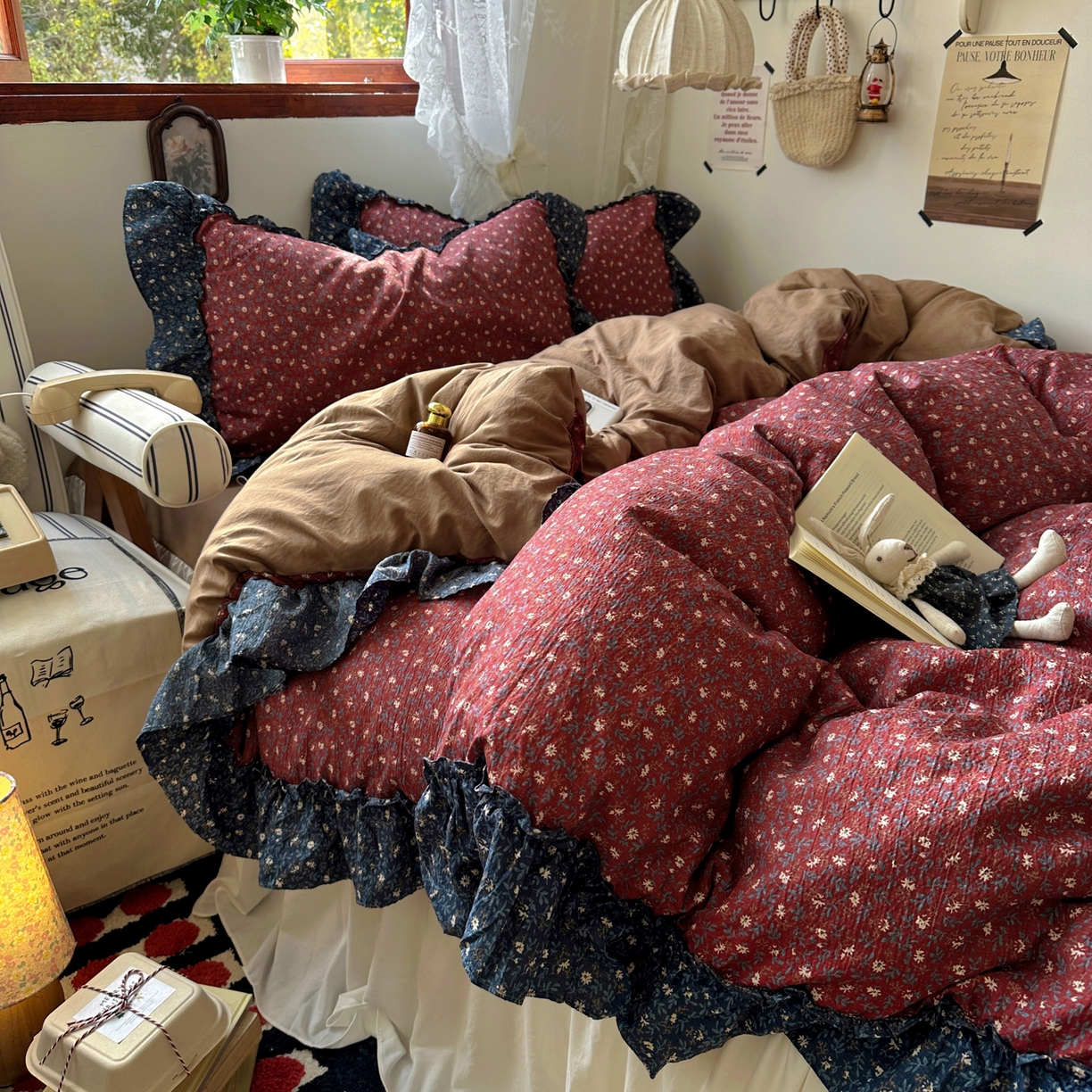 91家纺网 家纺一手货源 找家纺 阿曼达 2026新款印花复古森系小碎花花边款四件套 复古森系-浆果藤-红