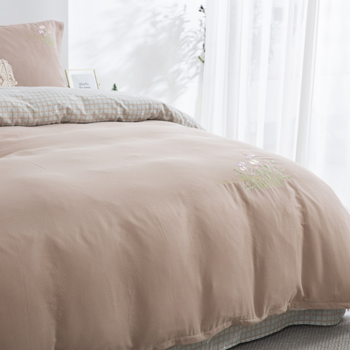 91家纺网 家纺一手货源 找家纺 双层纱家居 2026新款全棉纯棉双层纱绣花绣花四件套初语 初语-月色咖