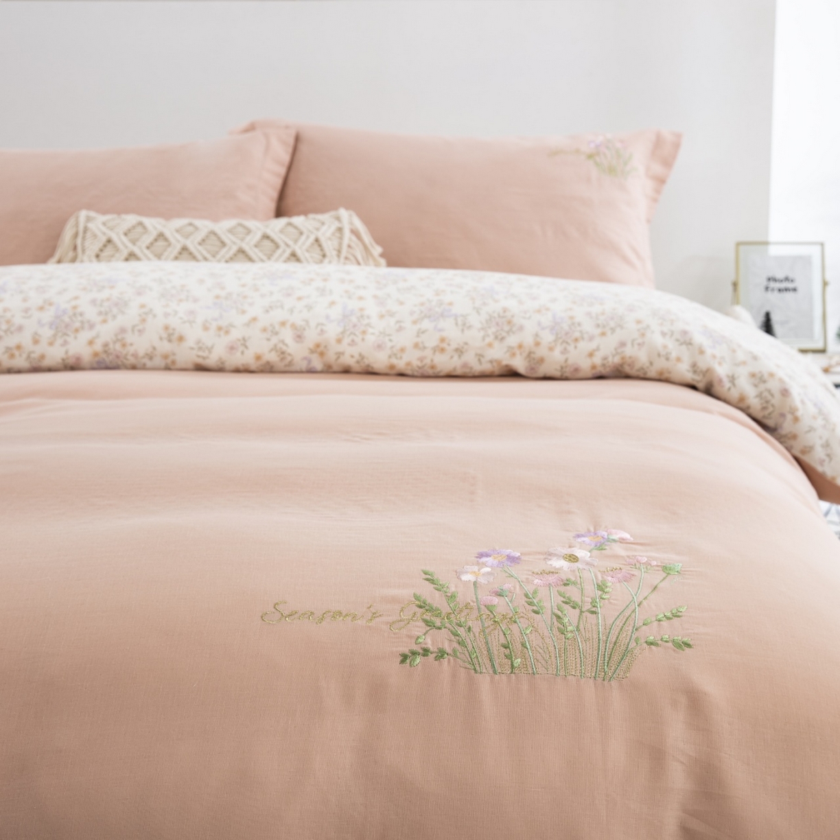 91家纺网 家纺一手货源 找家纺 双层纱家居 2026新款全棉纯棉双层纱绣花绣花四件套初语 初语-玉颜粉