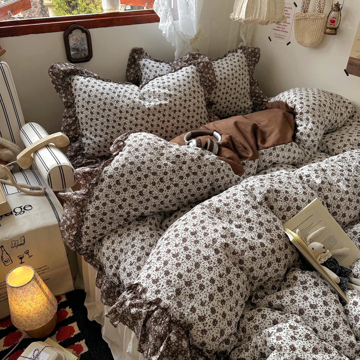 91家纺网 家纺一手货源 找家纺 阿曼达 2026新款印花复古森系小碎花花边款四件套 复古森系-朝花辞-米