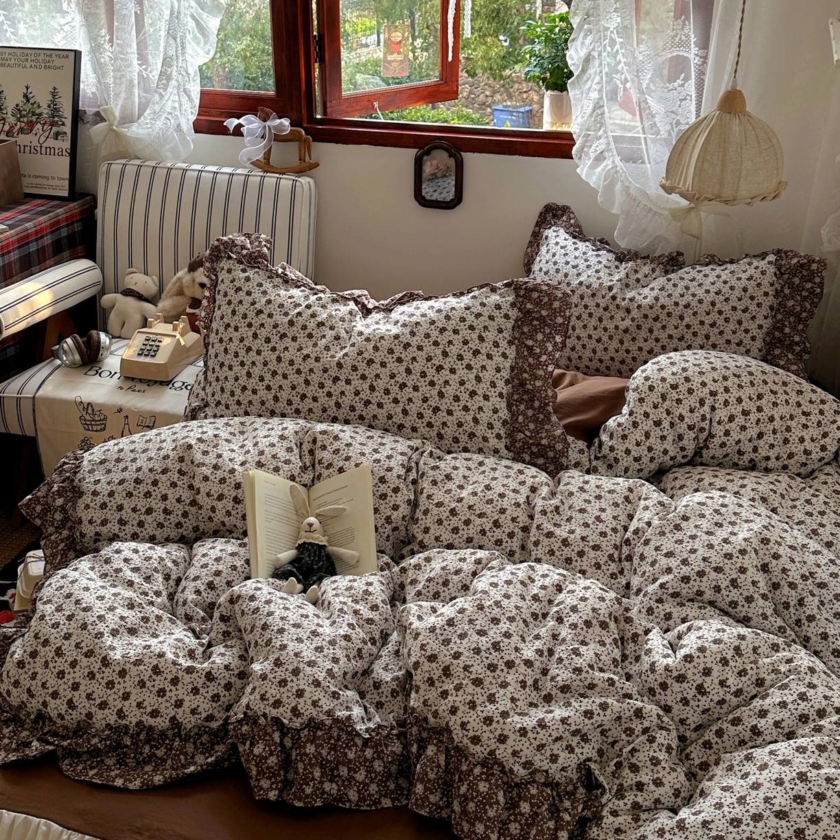 91家纺网 家纺一手货源 找家纺 阿曼达 2026新款印花复古森系小碎花花边款四件套 复古森系-朝花辞-米