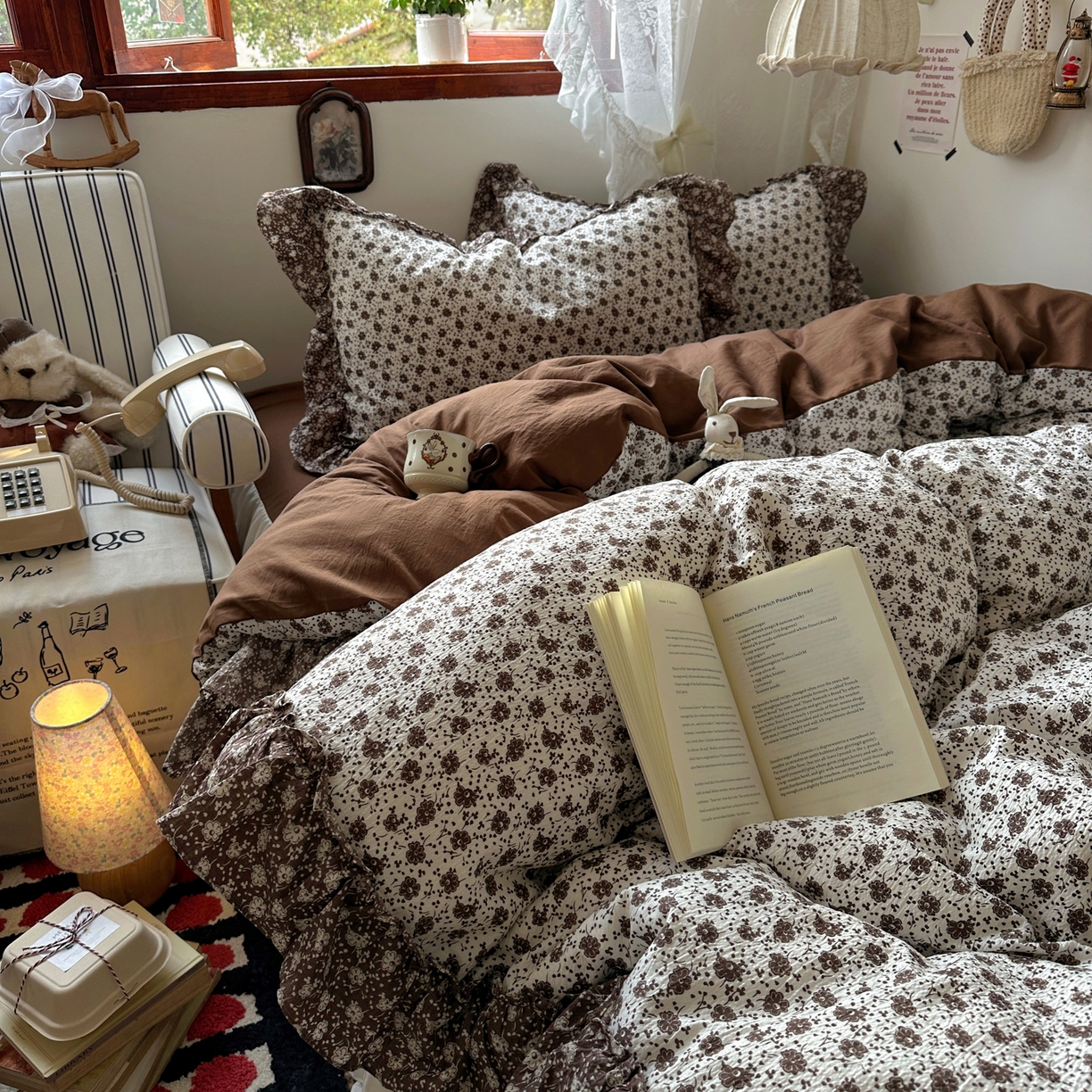 91家纺网 家纺一手货源 找家纺 阿曼达 2026新款印花复古森系小碎花花边款四件套 复古森系-朝花辞-米