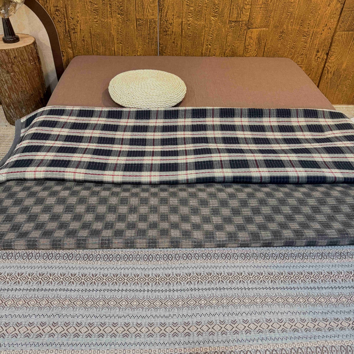 91家纺网 家纺一手货源 找家纺 双层纱家居 2025新款棉加绒床盖单床盖床盖单件 墨染朱华