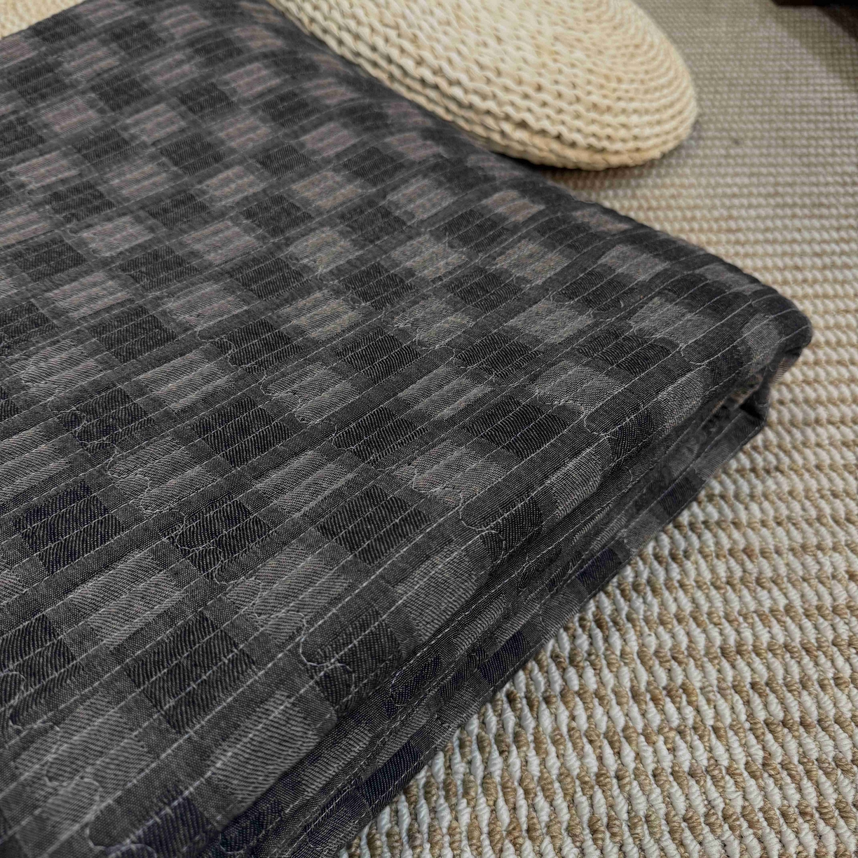 91家纺网 家纺一手货源 找家纺 双层纱家居 2025新款棉加绒床盖单床盖床盖单件 朦胧格