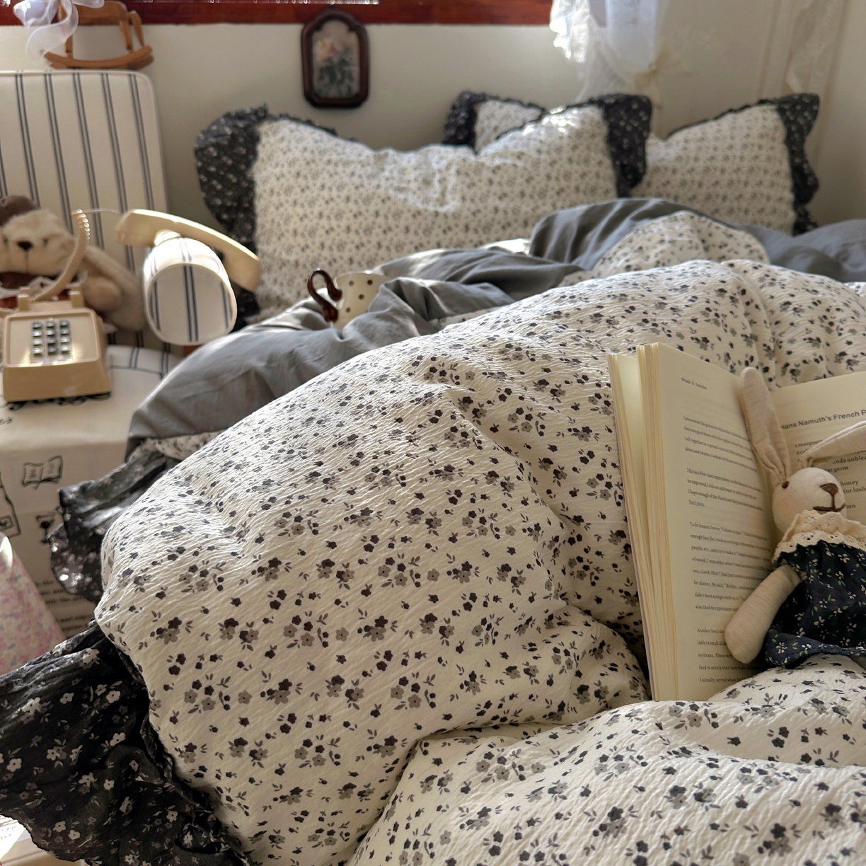 91家纺网 家纺一手货源 找家纺 阿曼达 2026新款印花复古森系小碎花花边款四件套 复古森系-松月间-米