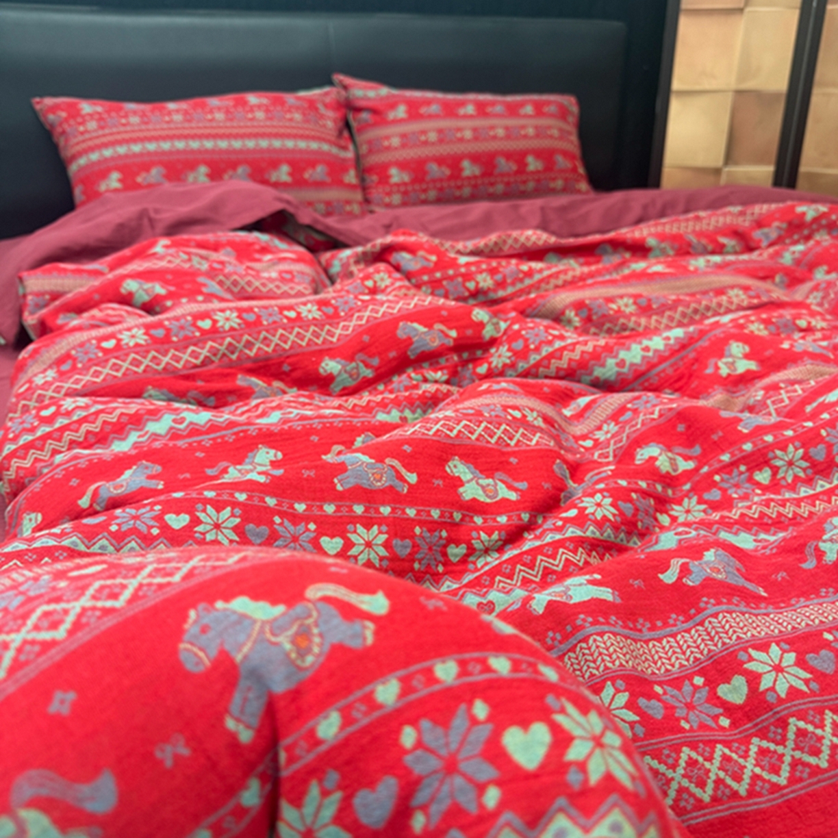 91家纺网 家纺一手货源 找家纺 （总）双层纱家居 2026新款快乐小马全棉纯棉色织提花四件套