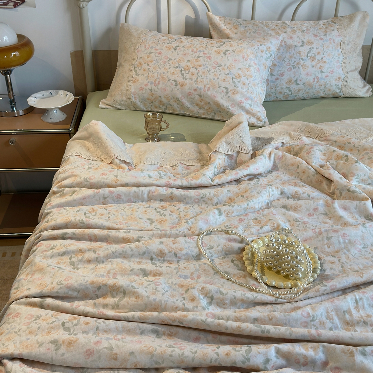 91家纺网 家纺一手货源 找家纺 绫韵家纺 2026夏季新品A类全棉双层纱法式大花边夏被四件套 月朦胧·黄