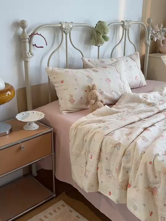 91家纺网 家纺一手货源 找家纺 绫韵家纺 2026夏季新品A类全棉双层纱法式大花边夏被四件套 茉叶