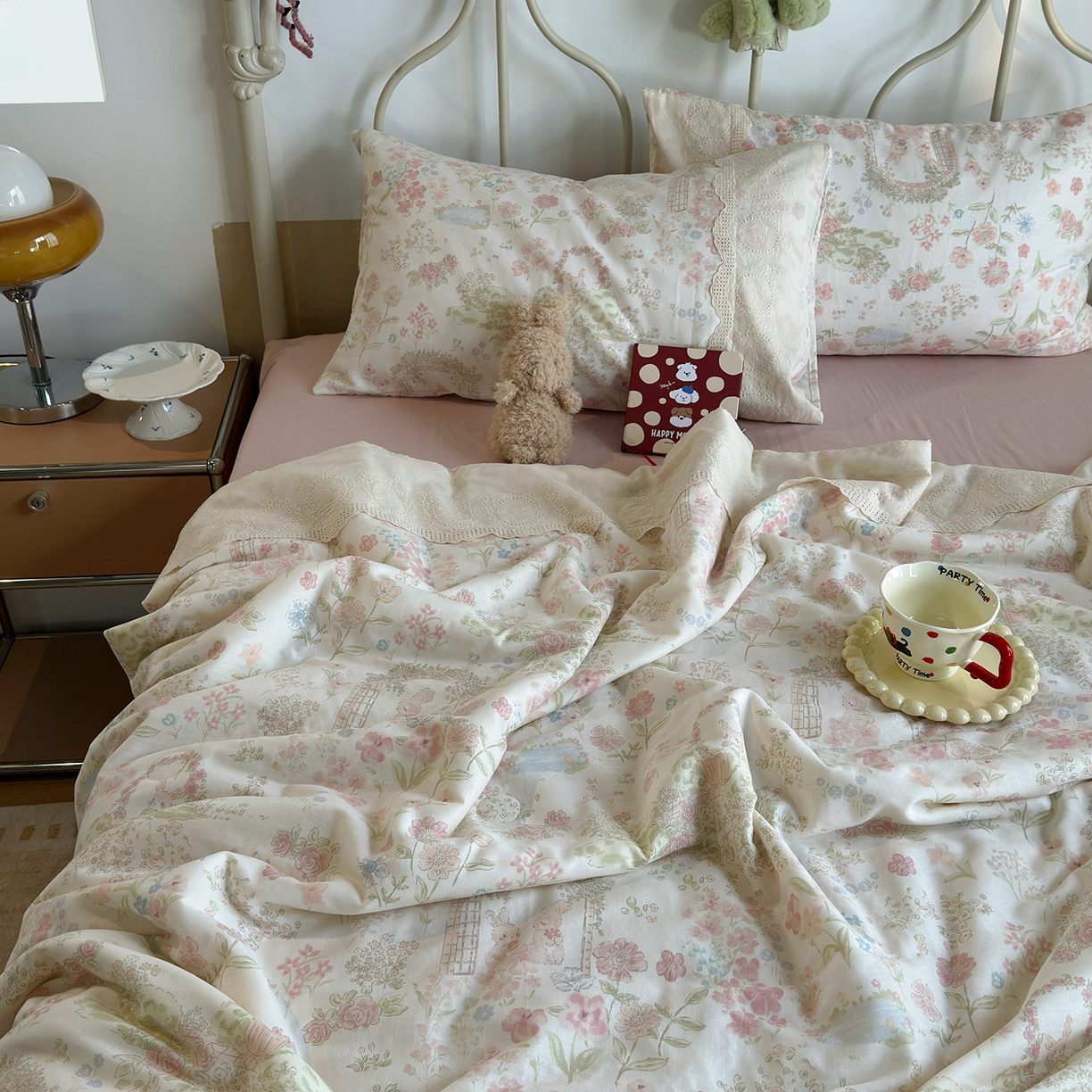 91家纺网 家纺一手货源 找家纺 绫韵家纺 2026夏季新品A类全棉双层纱法式大花边夏被四件套 庄园秘境