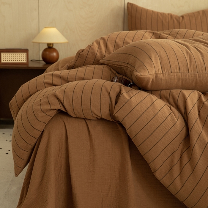 91家纺网 家纺一手货源 找家纺 双层纱家居 2026新款青春律动全棉纯棉色织双层纱四件套 青春律动-驼