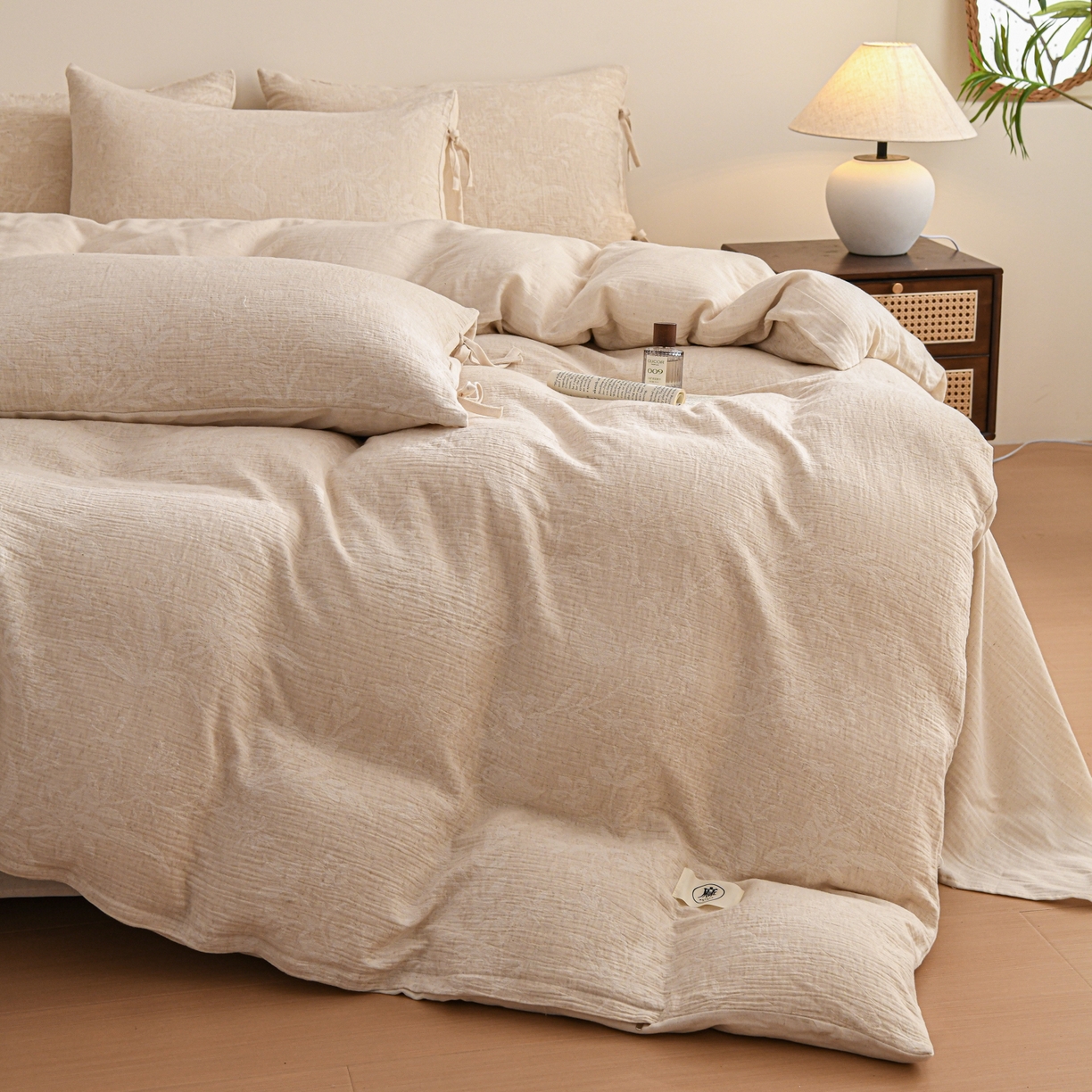 91家纺网 家纺一手货源 找家纺 （总）KA家纺 2026春夏新品色织提花棉麻四件套  系带款