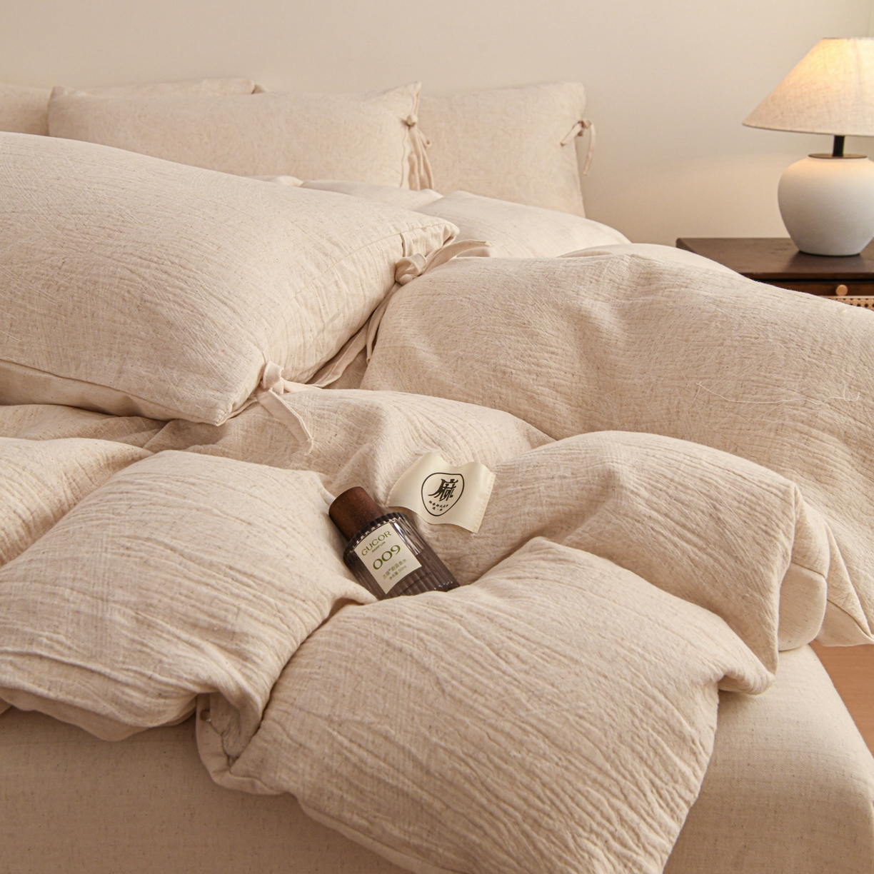 91家纺网 家纺一手货源 找家纺 KA家纺 2026春夏新品色织提花棉麻四件套  系带款 系带-缕素