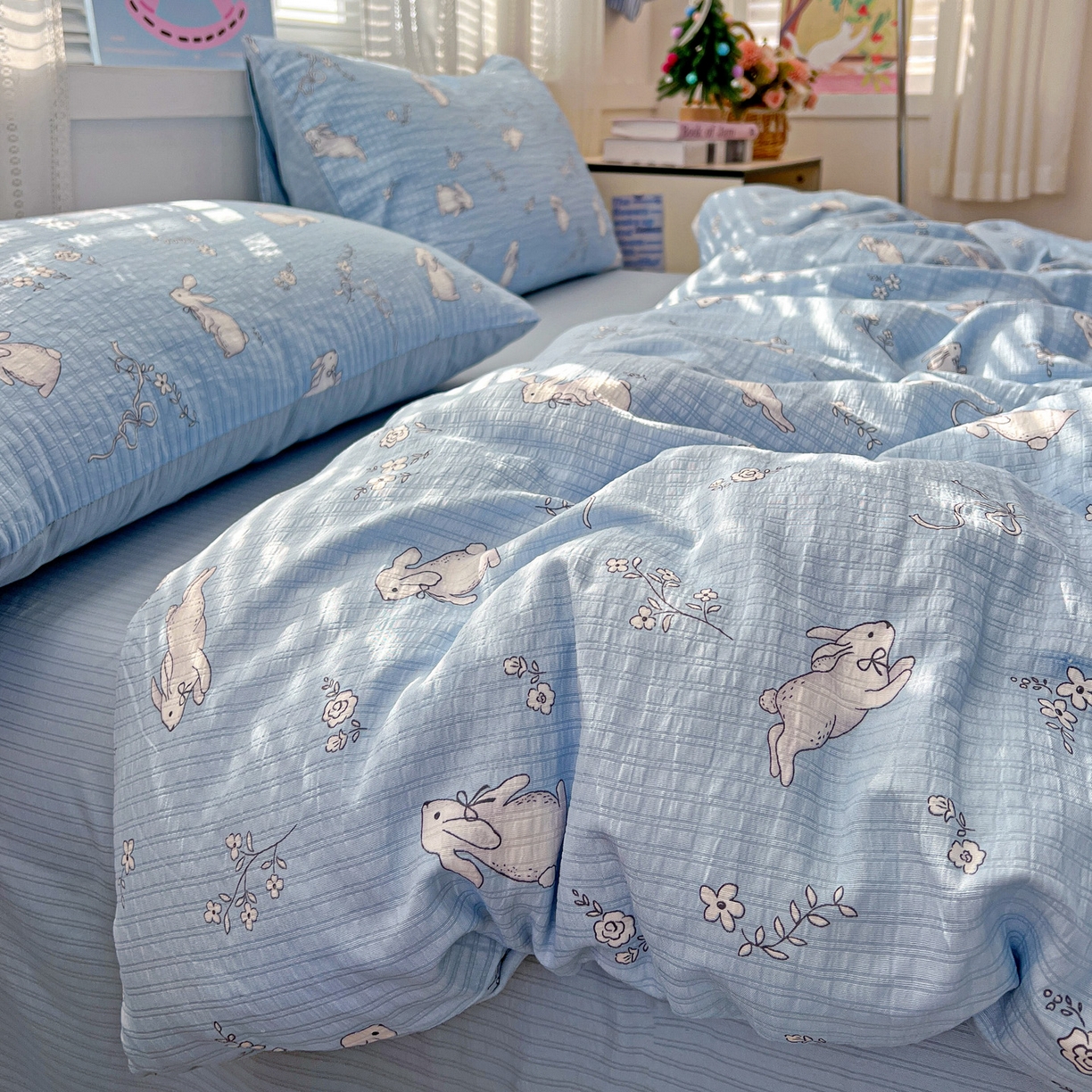 91家纺网 家纺一手货源 找家纺 王朝国际 2026新款A类彩竺棉印花四件套 奶萌兔