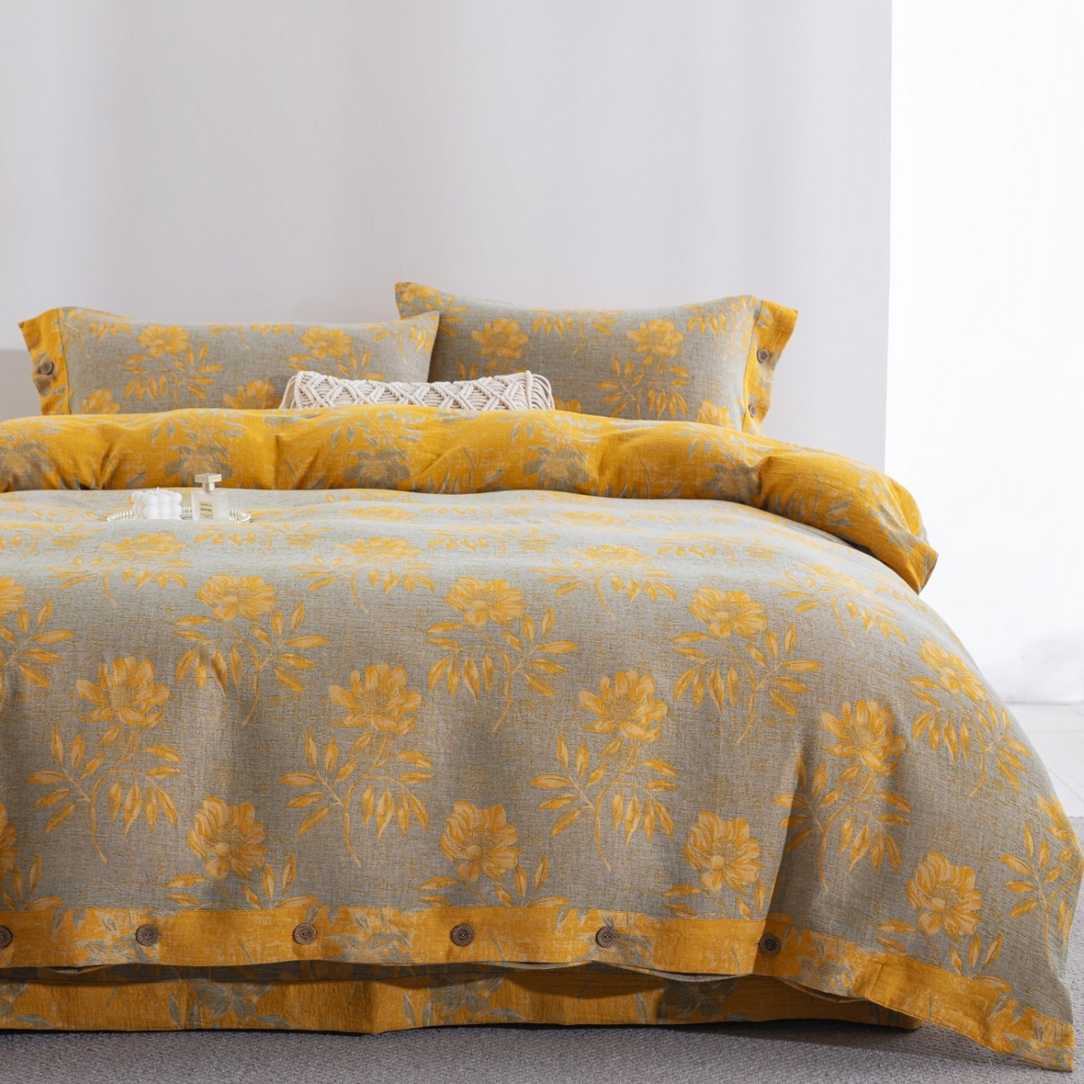 91家纺网 家纺一手货源 找家纺 双层纱家居 2026新款国色天香全棉纯棉色织提花纽扣款四件套 国色天香-灰