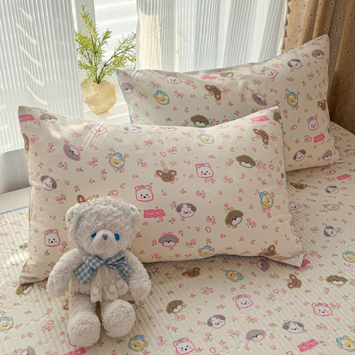 91家纺网 家纺一手货源 找家纺 KA家纺 2026春夏新款全棉床盖款卡通印花四件套 萌宠伙伴