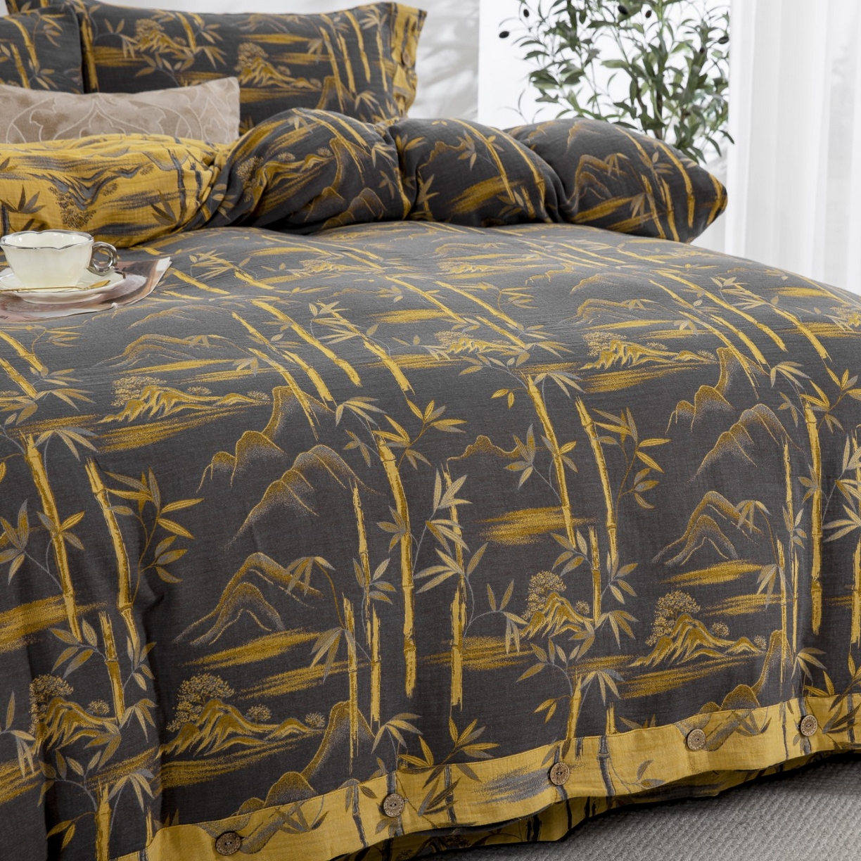 91家纺网 家纺一手货源 找家纺 双层纱家居 2026新款竹报平安全棉纯棉色织提花双层纱纽扣款四件套 竹报平安-黑金