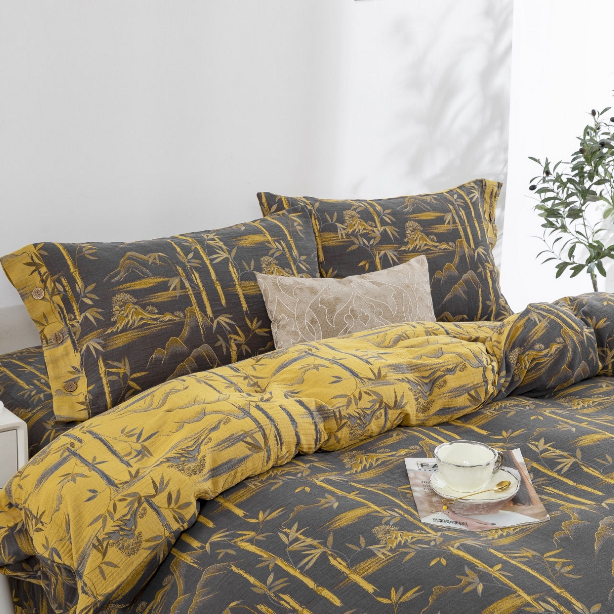 91家纺网 家纺一手货源 找家纺 双层纱家居 2026新款竹报平安全棉纯棉色织提花双层纱纽扣款四件套 竹报平安-黑金