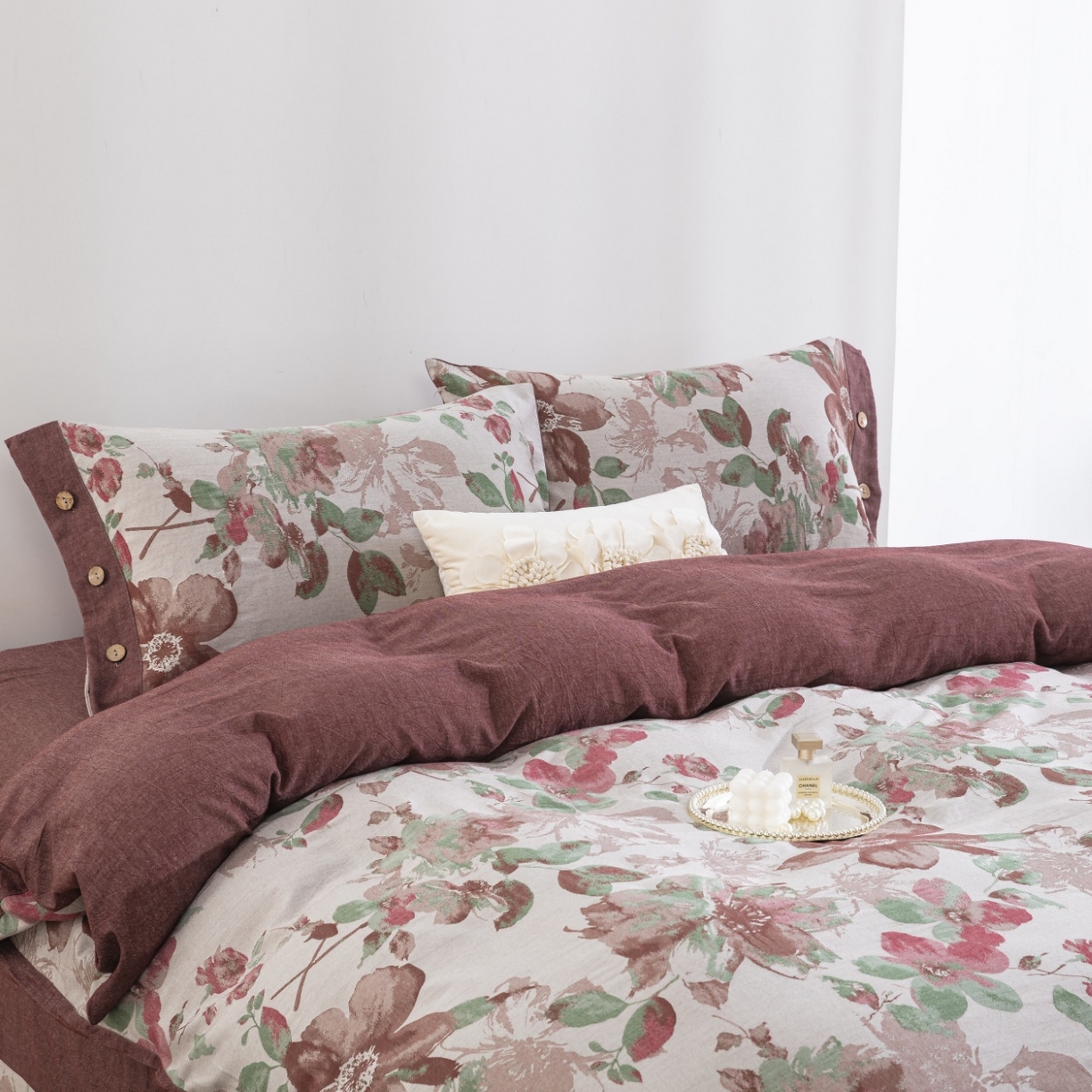 91家纺网 家纺一手货源 找家纺 双层纱家居 2026新款念奴娇全棉纯棉色织提花纽扣款四件套 念奴娇