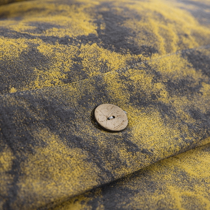 91家纺网 家纺一手货源 找家纺 双层纱家居 2026新款全棉纯棉色织提花双层纱纽扣款四件套-谜韵莎华 谜韵莎华-黑金色