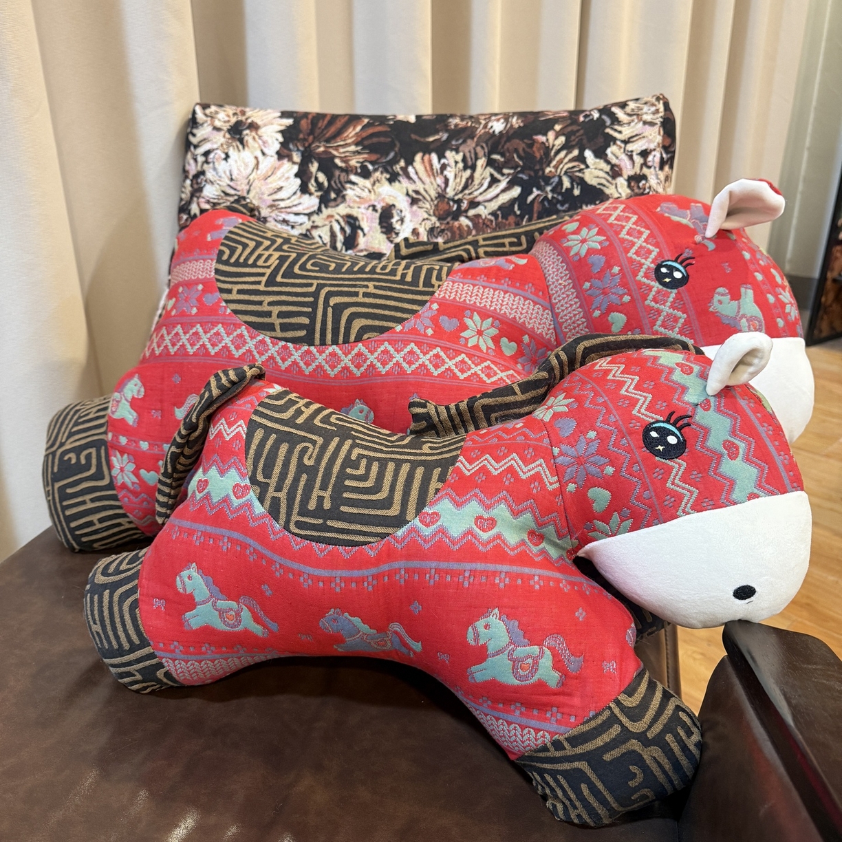 91家纺网 家纺一手货源 找家纺 （总）双层纱家居 2026新款费费的快乐小马三层纱玩偶