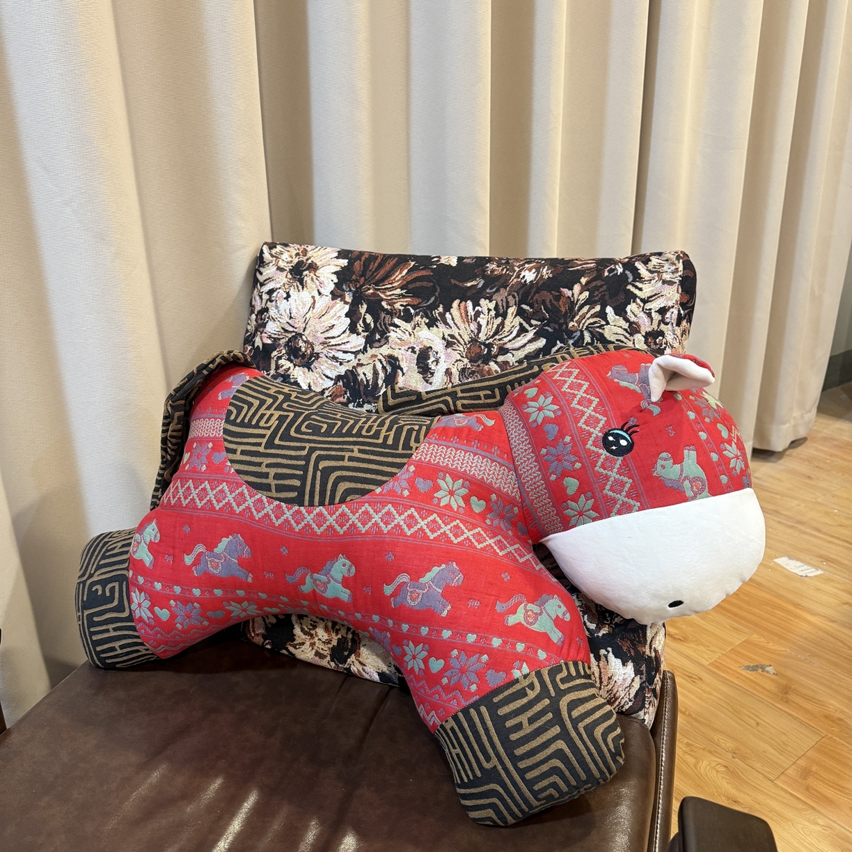 91家纺网 家纺一手货源 找家纺 （总）双层纱家居 2026新款费费的快乐小马三层纱玩偶