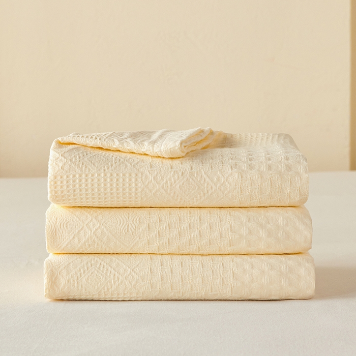 91家纺网 家纺一手货源 找家纺 悦然毛巾被 2026新款华夫格全棉纱布毛巾被夏凉被空调被 静居织语杏白