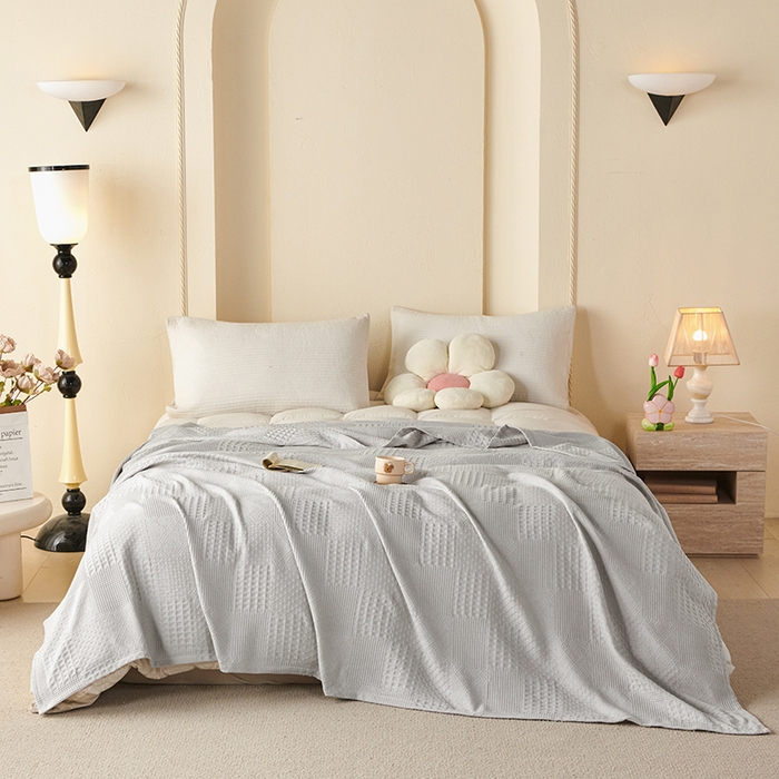 91家纺网 家纺一手货源 找家纺 悦然毛巾被 2026新款华夫格全棉纱布毛巾被夏凉被空调被 静居织语浅灰