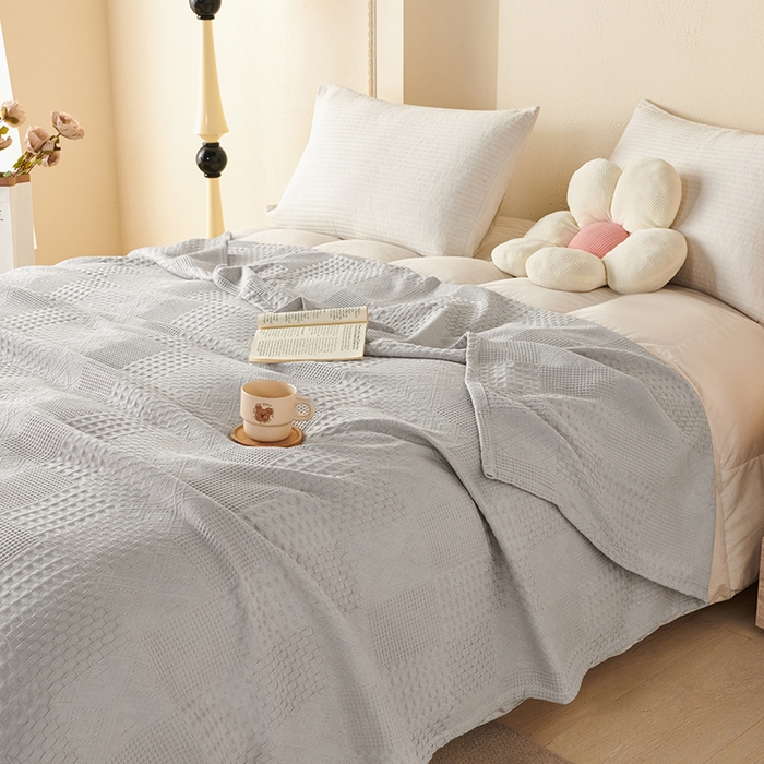 91家纺网 家纺一手货源 找家纺 悦然毛巾被 2026新款华夫格全棉纱布毛巾被夏凉被空调被 静居织语浅灰