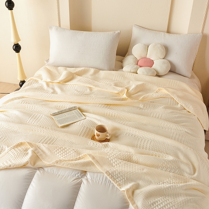 91家纺网 家纺一手货源 找家纺 悦然毛巾被 2026新款华夫格全棉纱布毛巾被夏凉被空调被 静居织语杏白