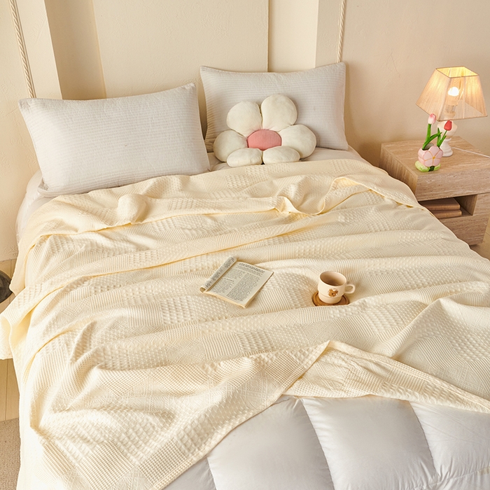 91家纺网 家纺一手货源 找家纺 悦然毛巾被 2026新款华夫格全棉纱布毛巾被夏凉被空调被 静居织语杏白