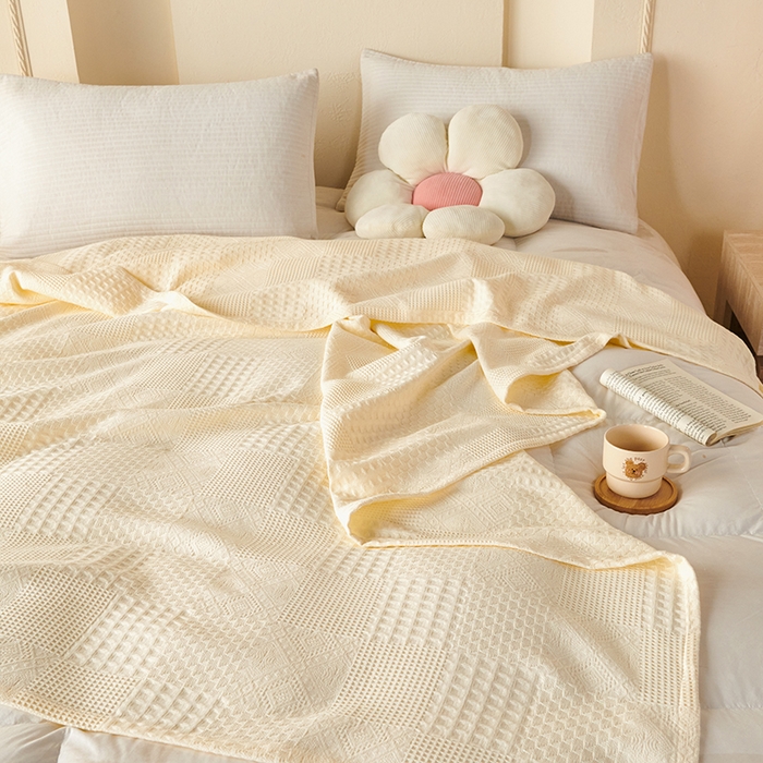 91家纺网 家纺一手货源 找家纺 悦然毛巾被 2026新款华夫格全棉纱布毛巾被夏凉被空调被 静居织语杏白