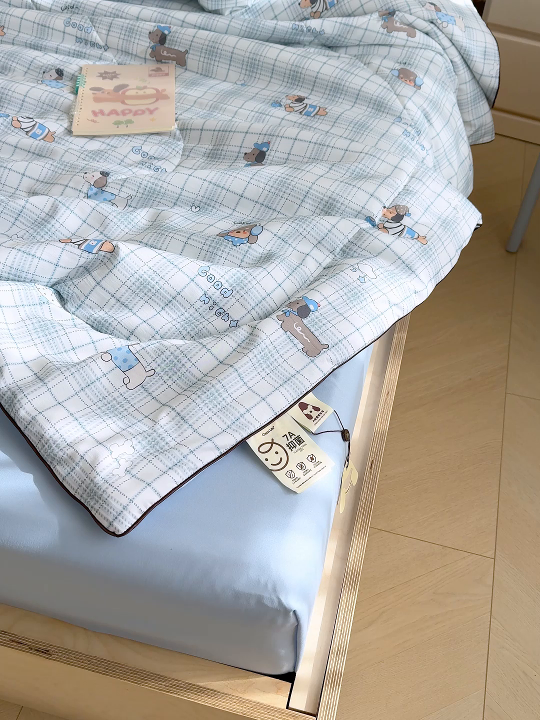 91家纺网 家纺一手货源 找家纺 老帅的工厂店 2026新款A类水洗皱皱纱7A抑菌夏被夏凉被空调被 英伦腊肠狗