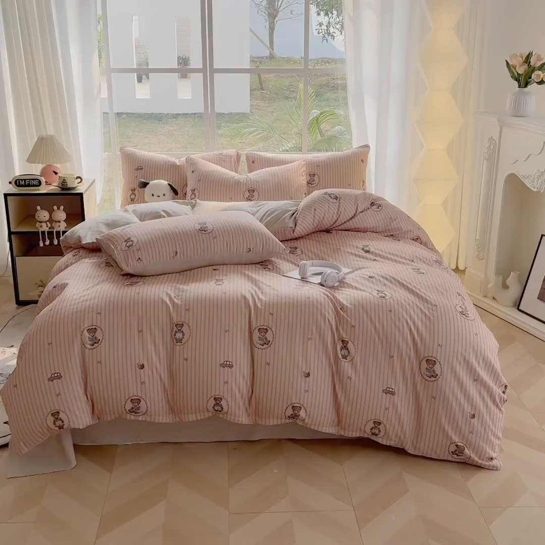 91家纺网 家纺一手货源 找家纺 王朝国际 2026新款时尚印花棉纱四件套 蕾丝小熊